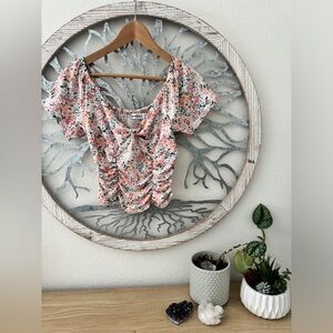 ROOMMATES NWOT Women’s Floral Cinched Top. Size M